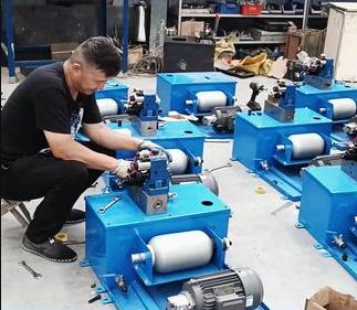 新液壓站制作。來圖定制各種型號液壓站